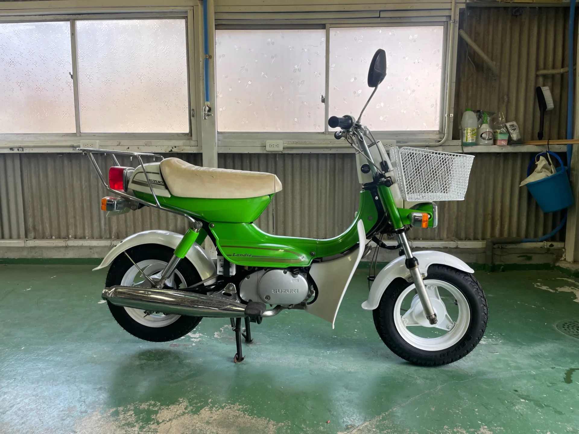 SUZUKI